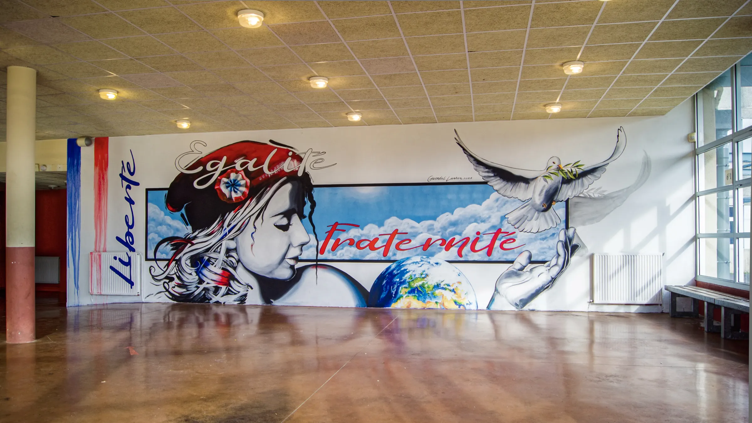 Détail du portrait de la Marianne peint au collège Mendès-France de Morlaix